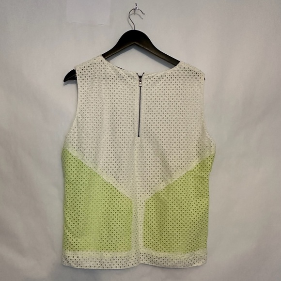 T Tahari Lime & White Eyelet Sleeveless Panel Sport Blouse Size XL - Picture 5 of 6
